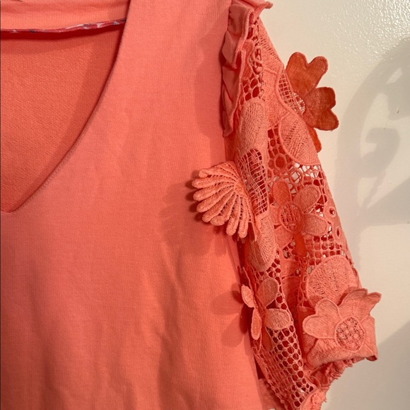 Umgee Coral V-Neck Top with Floral Crochet Puff Sleeves - Picture 2 of 5